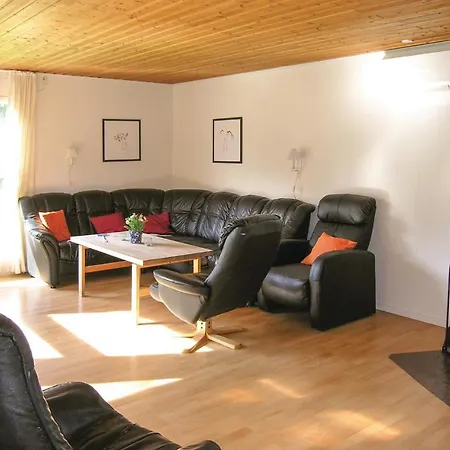 Three-bedroom Holiday In Nordenbro Vesteregn