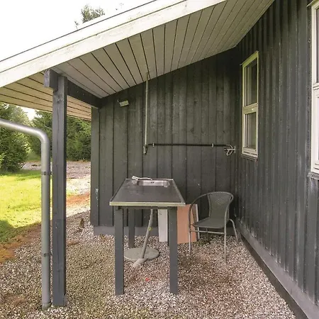 Semesterbostad Three-bedroom Holiday In