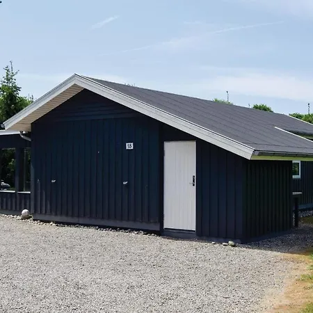 Three-bedroom Holiday In Semesterbostad Nordenbro Vesteregn