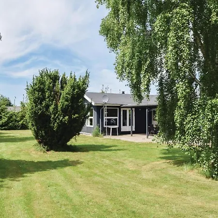 Three-bedroom Holiday In Semesterbostad Nordenbro Vesteregn