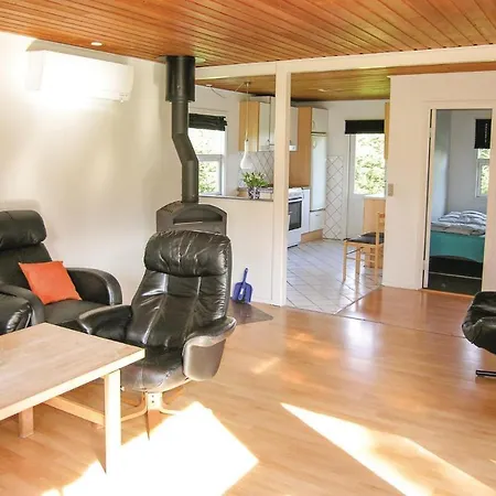 Three-bedroom Holiday In *